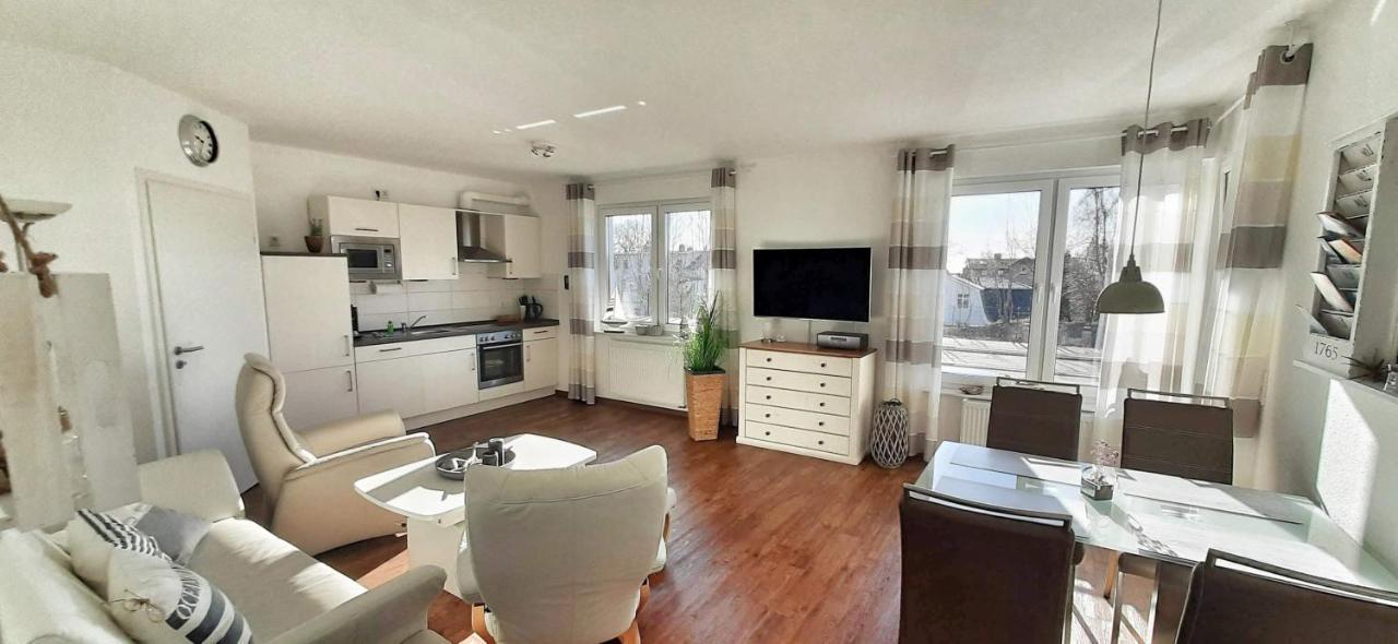 Ferienwohnung Wellenreiter Sassnitz Esterno foto